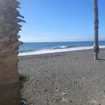 Appartement Urbanizacion Bahia, Mezquitilla, Al Lado De La Playa, El Horario De La Piscina Varia Segun Fechas