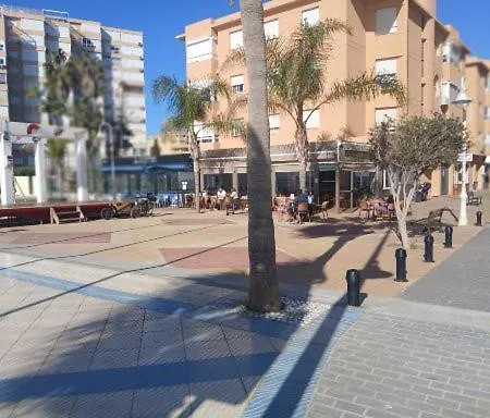 Urbanizacion Bahia, Mezquitilla, Al Lado De La Playa Мескитилья